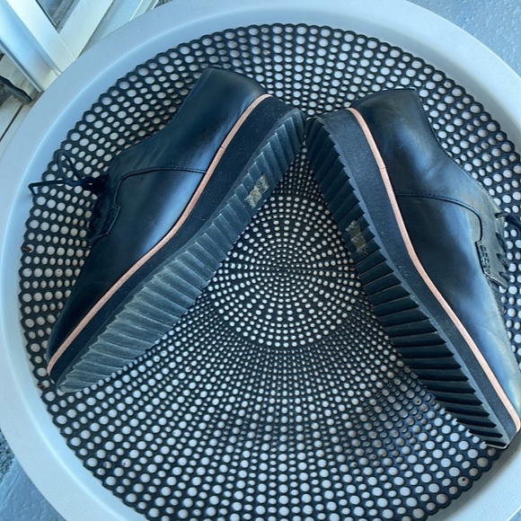 Aldo Gater Women US7. Black leather lace up orange sole accent. Mint condition. - Picture 5 of 8